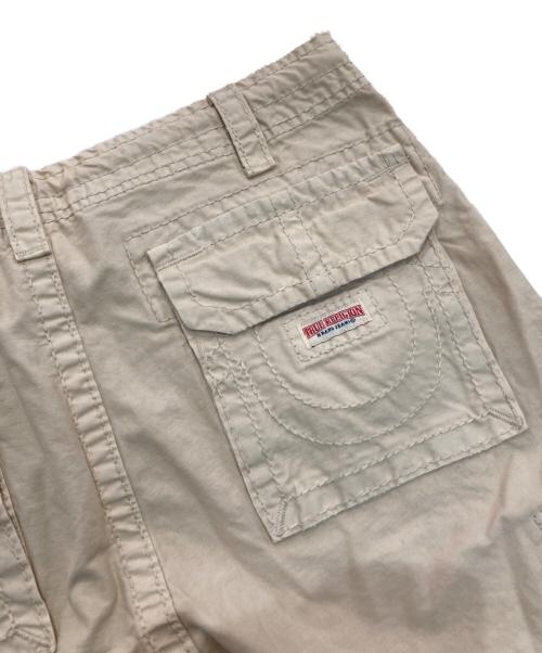 TRUE RELIGION（トゥルー レリジョン）TRUE RELIGION (トゥルー レリジョン) ダメージ加工ハーフカーゴパンツ　38382 アイボリー サイズ:W32 未使用品の古着・服飾アイテム