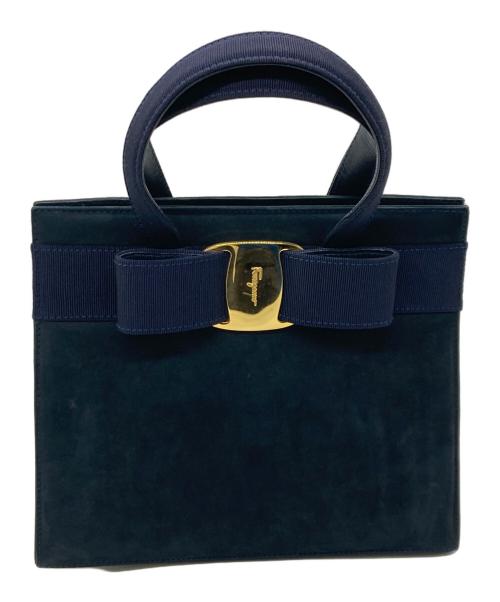 Salvatore Ferragamo（サルヴァトーレ フェラガモ）Salvatore Ferragamo (サルヴァトーレ フェラガモ) ヴァラリボンスウェードバッグ ネイビーの古着・服飾アイテム