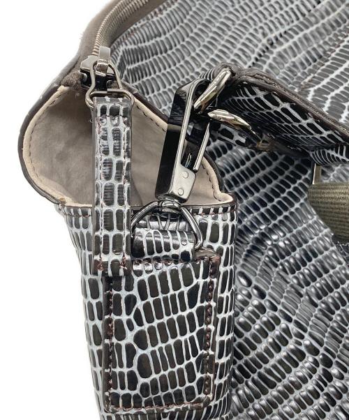 HIROFU（ヒロフ）HIROFU (ヒロフ) 型押しショルダーバッグ ブルー×ブラックの古着・服飾アイテム