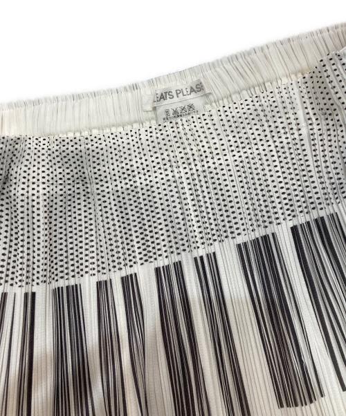PLEATS PLEASE（プリーツプリーズ）PLEATS PLEASE (プリーツプリーズ) プリーツスカート　PP71-JG665 ホワイト×ブラック サイズ:3の古着・服飾アイテム