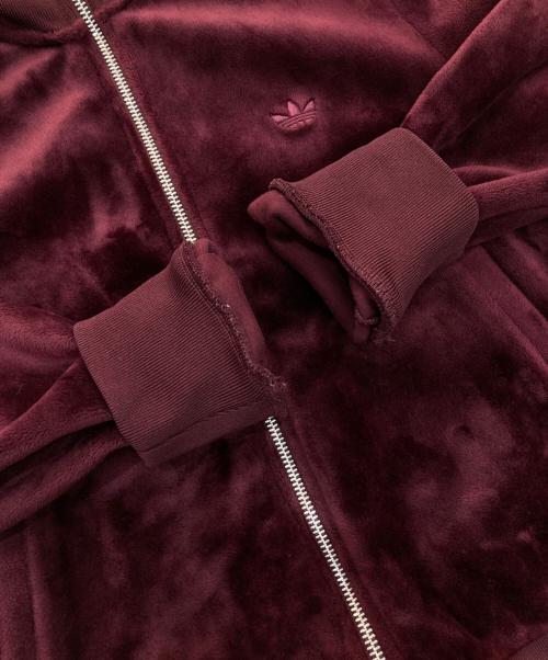 adidas Originals（アディダスオリジナル）adidas originals (アディダスオリジナル) プレミアム エッセンシャルズ ベロアトラックトップ　IL7082 ボルドー サイズ:Mの古着・服飾アイテム