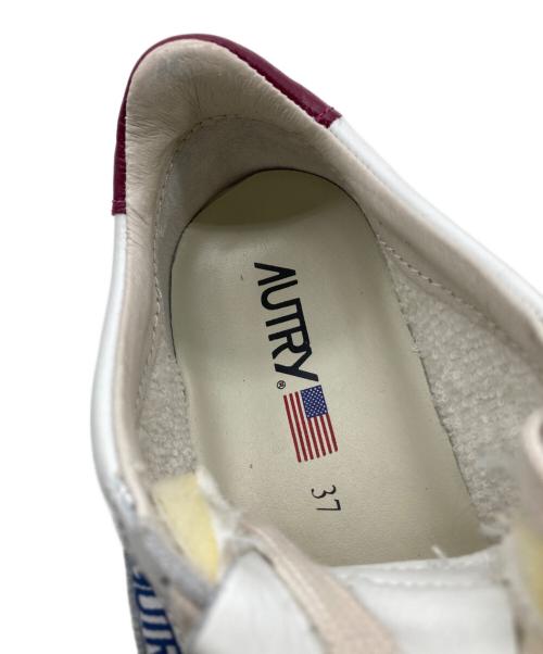 AUTRY（オートリ―）AUTRY (オートリ―) ローカットスニーカー　Spick and Span別注 ベージュ×ボルドー サイズ:37の古着・服飾アイテム