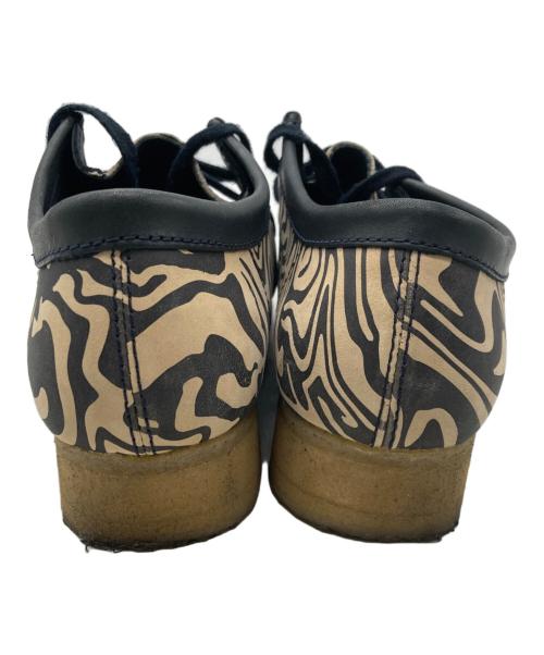 CLARKS ORIGINALS（クラークス オリジナルズ）Clarks Originals (クラークス オリジナルズ) Wu -Tang Clan ワラビー ベージュ×ブラック サイズ:26.5cmの古着・服飾アイテム