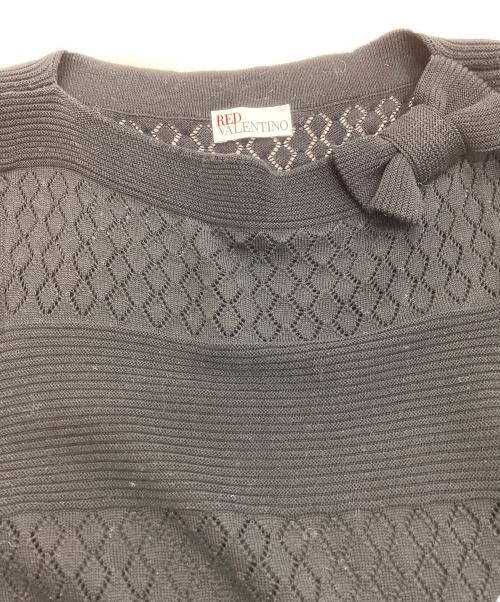 RED VALENTINO（レッドヴァレンティノ）RED VALENTINO (レッドヴァレンティノ) リボンノースリーブニットワンピース ブラック サイズ:Mの古着・服飾アイテム