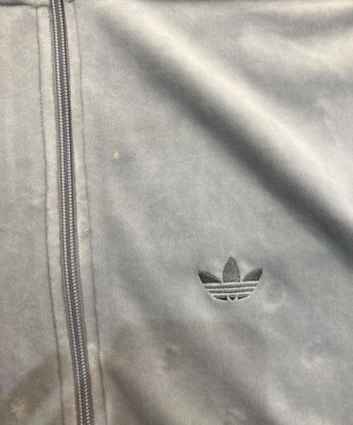adidas（アディダス）adidas (アディダス) ベッケンバウアー ベロア トラックジャケット グレー サイズ:Lの古着・服飾アイテム