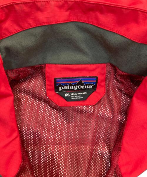 Patagonia（パタゴニア）Patagonia (パタゴニア) マウンテンパーカー　30952  FA13 レッド×ブラック サイズ:XSの古着・服飾アイテム
