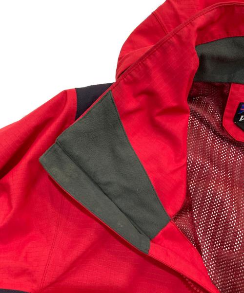 Patagonia（パタゴニア）Patagonia (パタゴニア) マウンテンパーカー　30952  FA13 レッド×ブラック サイズ:XSの古着・服飾アイテム