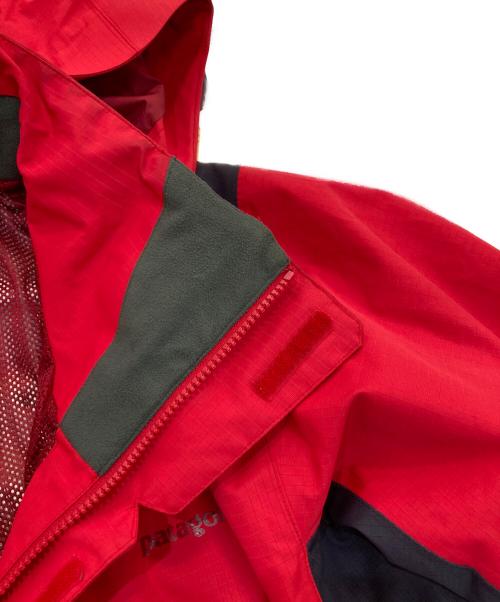 Patagonia（パタゴニア）Patagonia (パタゴニア) マウンテンパーカー　30952  FA13 レッド×ブラック サイズ:XSの古着・服飾アイテム