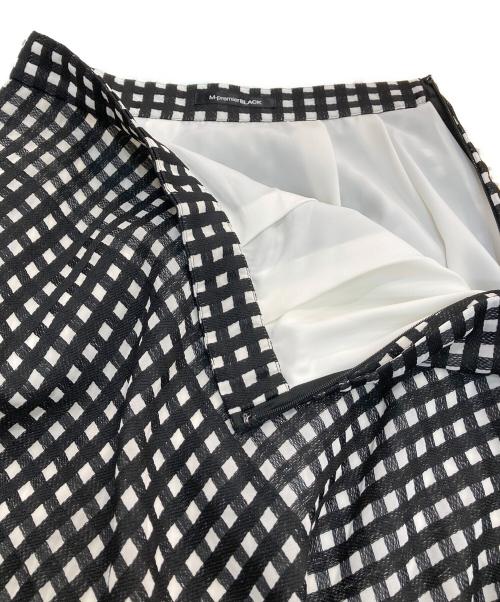 M-premierBLACK（エムプルミエブラック）M-premierBLACK (エムプルミエブラック) ギンガムチェックサーキュラースカート ホワイト×ブラック サイズ:34の古着・服飾アイテム