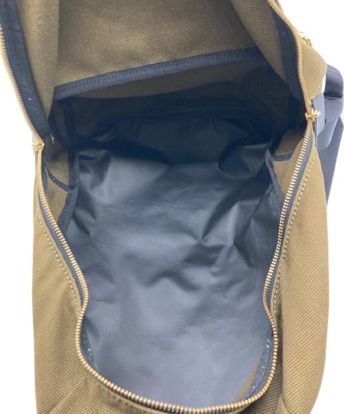 MARC JACOBS（マークジェイコブズ）MARC JACOBS (マークジェイコブズ) Canvas Signet Backpack オリーブの古着・服飾アイテム