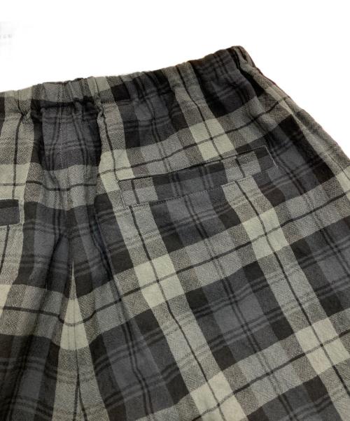 UNIVERSAL PRODUCTS.（ユニバーサルプロダクツ）UNIVERSAL PRODUCTS. (ユニバーサルプロダクツ) WOOL EASY OVER PANTS　253-60510 ネイビー サイズ:3の古着・服飾アイテム