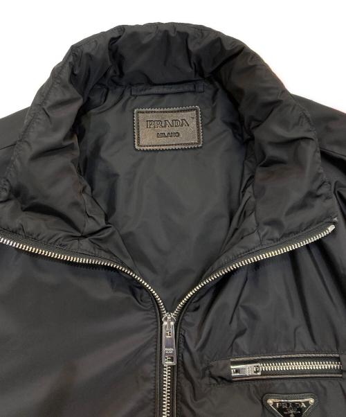 PRADA（プラダ）PRADA (プラダ) ロゴプレートナイロンジャケット　SGP793 ブラック サイズ:50の古着・服飾アイテム