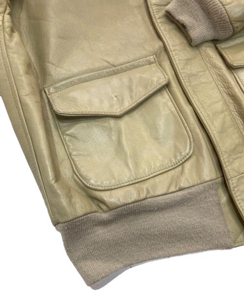 AVIREX（アヴィレックス）AVIREX (アヴィレックス) A-2レザーフライトジャケット　USA製　2107 ベージュ サイズ:38の古着・服飾アイテム