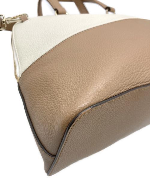 FURLA（フルラ）FURLA (フルラ) バイカラー2WAYバッグ アイボリー×ベージュの古着・服飾アイテム