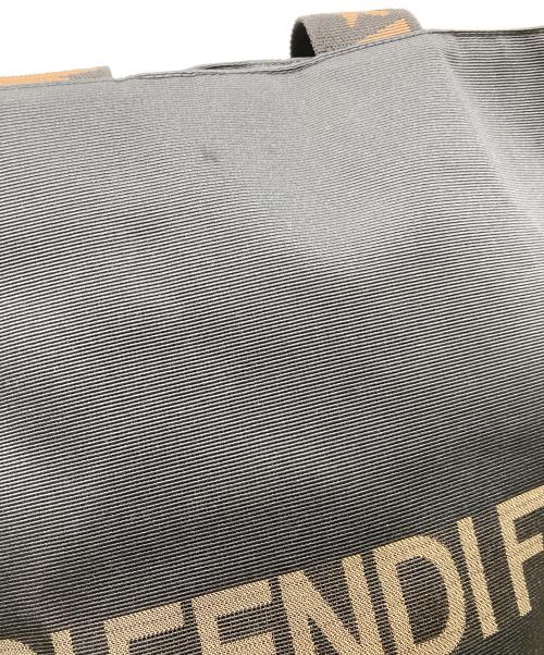 FENDI（フェンディ）FENDI (フェンディ) ナイロンハンドバッグ ブラックの古着・服飾アイテム