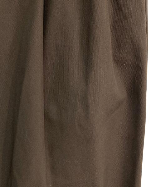 MARKAWARE（マーカウェア）MARKAWARE (マーカウェア) DOUBLE PLEATED EASY TROUSERS ブラウン サイズ:2の古着・服飾アイテム
