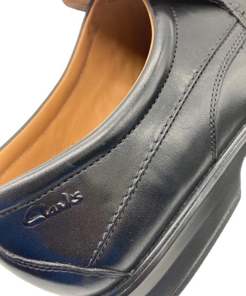 CLARKS（クラークス）CLARKS (クラークス) レザーシューズ ブラック サイズ: 7 1/2の古着・服飾アイテム