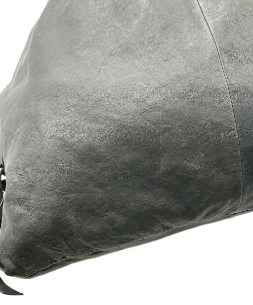 Acne studios（アクネ ストゥディオス）ACNE STUDIOS (アクネ ストゥディオス) chain leather hand bag グレーの古着・服飾アイテム