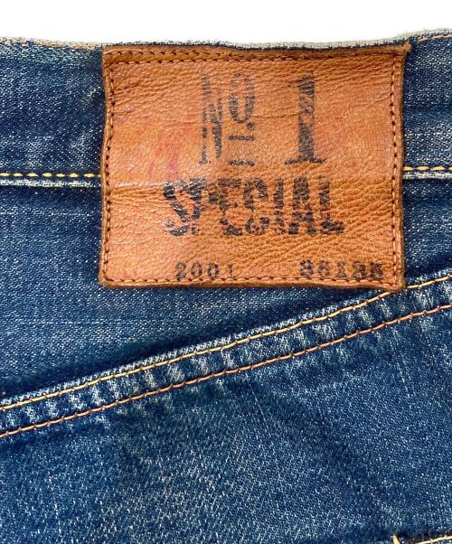 EVISU（エヴィス）EVISU (エヴィス) 2001 NO.1 SPECIAL 赤刺繍デニムパンツ インディゴ サイズ:W36×L35の古着・服飾アイテム