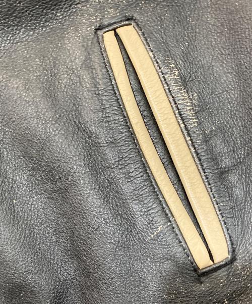 AVIREX（アヴィレックス）AVIREX (アヴィレックス) HORSEHIDE バーシティレザージャケット ブラック×ベージュ サイズ:Mの古着・服飾アイテム