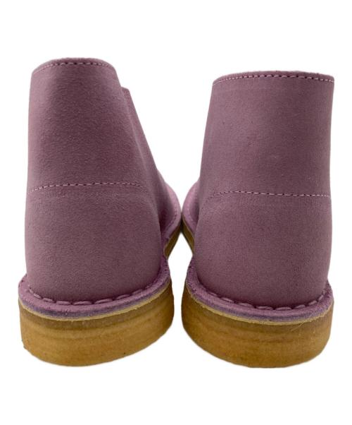 CLARKS ORIGINALS（クラークス オリジナルズ）Clarks Originals (クラークス オリジナルズ) デザートブーツ ラベンダースエード サイズ:7 1/2Mの古着・服飾アイテム