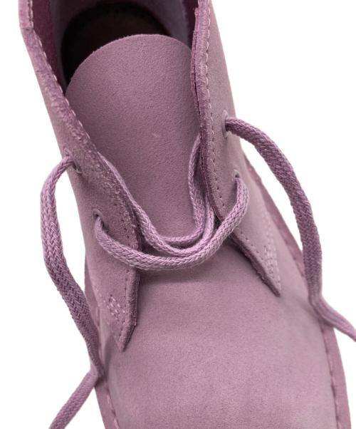 CLARKS ORIGINALS（クラークス オリジナルズ）Clarks Originals (クラークス オリジナルズ) デザートブーツ ラベンダースエード サイズ:7 1/2Mの古着・服飾アイテム