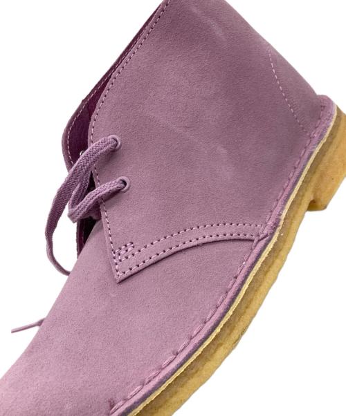 CLARKS ORIGINALS（クラークス オリジナルズ）Clarks Originals (クラークス オリジナルズ) デザートブーツ ラベンダースエード サイズ:7 1/2Mの古着・服飾アイテム