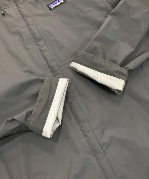 Patagonia（パタゴニア）Patagonia (パタゴニア) Torrentshell 3L Jacket　85240 グレー サイズ:Mの古着・服飾アイテム