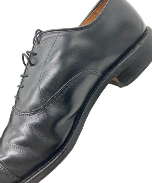 Allen Edmonds（アレン エドモンズ）Allen Edmonds (アレン エドモンズ) パンチドキャップトゥ ドレスシューズ ブラック サイズ:8の古着・服飾アイテム