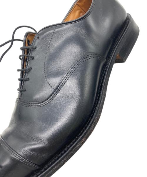 Allen Edmonds（アレン エドモンズ）Allen Edmonds (アレン エドモンズ) パンチドキャップトゥ ドレスシューズ ブラック サイズ:8の古着・服飾アイテム