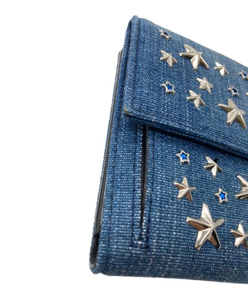 JIMMY CHOO（ジミーチュウ）JIMMY CHOO (ジミーチュウ) スタースタッズデニムコンパクトウォレット ブルーの古着・服飾アイテム