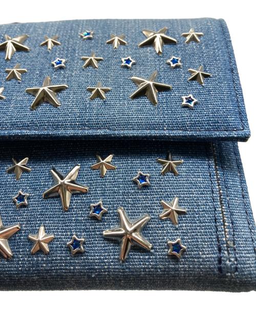 JIMMY CHOO（ジミーチュウ）JIMMY CHOO (ジミーチュウ) スタースタッズデニムコンパクトウォレット ブルーの古着・服飾アイテム