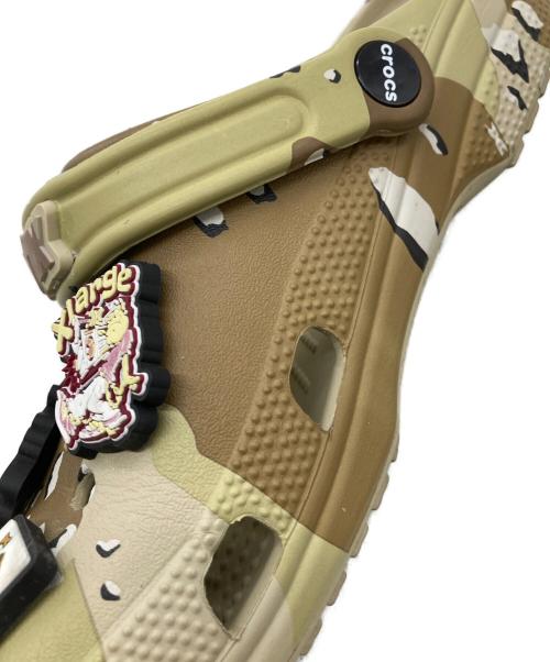 X-LARGE（エクストララージ）X-LARGE (エクストララージ) crocs (クロックス) サンダル カーキ サイズ:26cmの古着・服飾アイテム