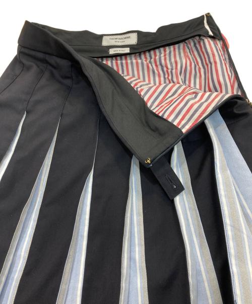 Thom Browne（トムブラウン）Thom Browne (トムブラウン) Plain Weave 4-Bar Pleated Mini Skirt ネイビー サイズ:36の古着・服飾アイテム