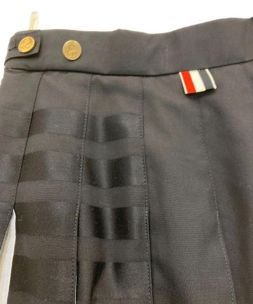 Thom Browne（トムブラウン）Thom Browne (トムブラウン) Plain Weave 4-Bar Pleated Mini Skirt ネイビー サイズ:36の古着・服飾アイテム