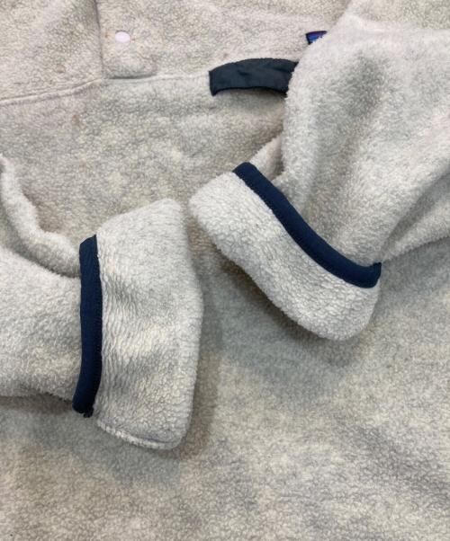 Patagonia（パタゴニア）Patagonia (パタゴニア) シンチラスナップTフリースプルオーバー　 05年製　25450 ベージュ サイズ:Lの古着・服飾アイテム