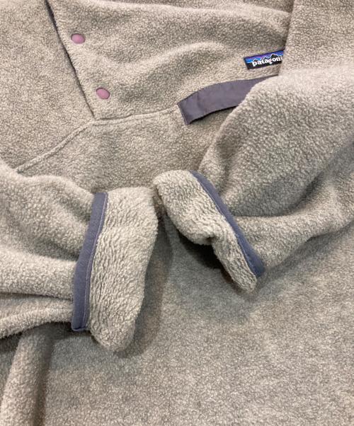 Patagonia（パタゴニア）Patagonia (パタゴニア) 90’sシンチラスナップTフリースプルオーバー　25450　99年製 カーキ サイズ:Lの古着・服飾アイテム