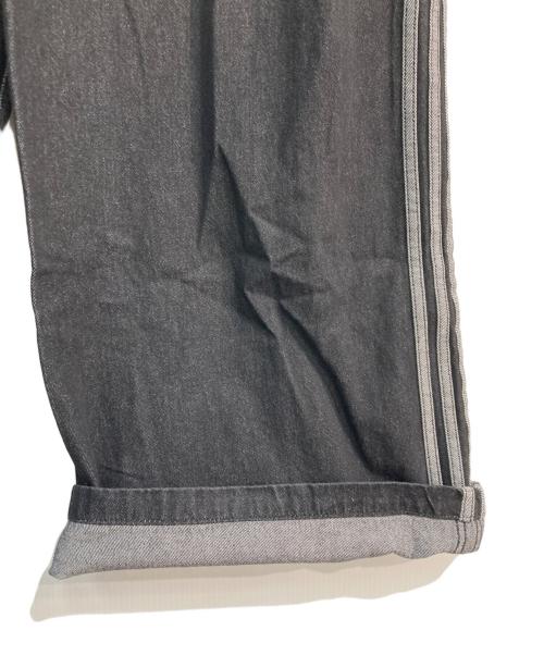 adidas（アディダス）adidas (アディダス) アディカラー デニム Adilenium パンツ グレー サイズ:2730の古着・服飾アイテム