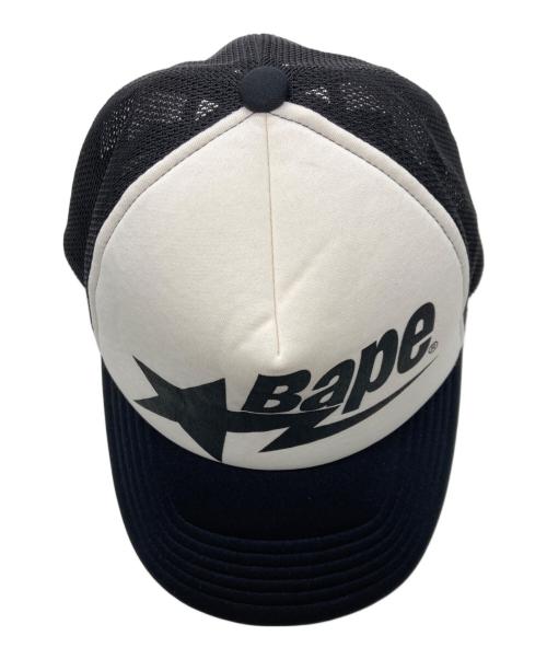 A BATHING APE（ア ベイシング エイプ）A BATHING APE (ア ベイシング エイプ) BAPE STA MESH CAP ホワイト×ブラックの古着・服飾アイテム