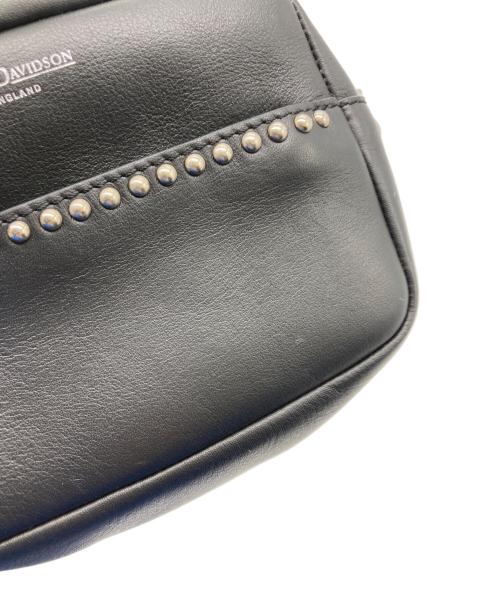 J&M DAVIDSON（ジェイ＆エム デヴィッドソン）J&M DAVIDSON (ジェイ＆エム デヴィッドソン) MINI PEBBLE WITH STUDS BAG ブラックの古着・服飾アイテム