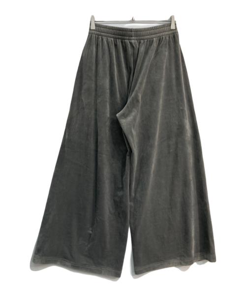 adidas（アディダス）adidas (アディダス) ベルベット ルーズ トラックパンツ　IS4558 チャコールグレー サイズ:XLの古着・服飾アイテム