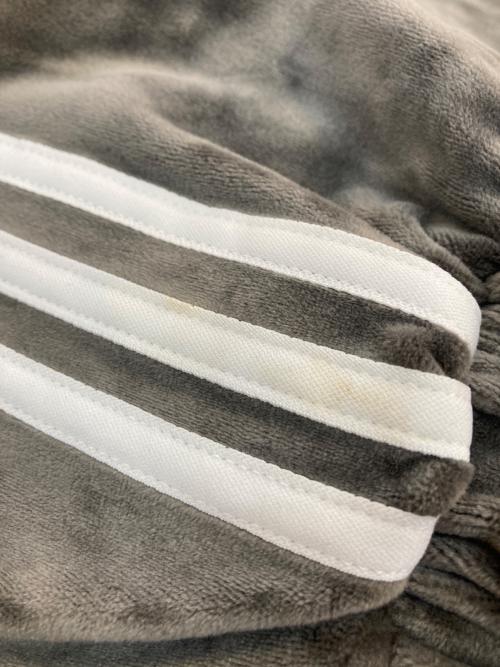 adidas（アディダス）adidas (アディダス) ベルベット オーバーサイズ トラックトップ　IT9403 チャコールグレー サイズ:XLの古着・服飾アイテム