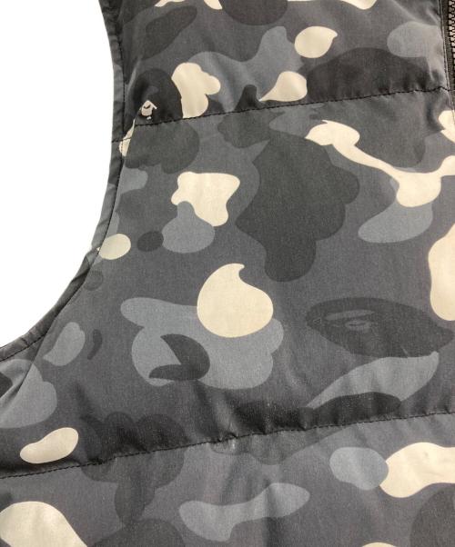 A BATHING APE（ア ベイシング エイプ）A BATHING APE (ア ベイシング エイプ) CITY CAMO REVERSIBLE DOWN VEST　001DNK801010M ブラック サイズ:Mの古着・服飾アイテム