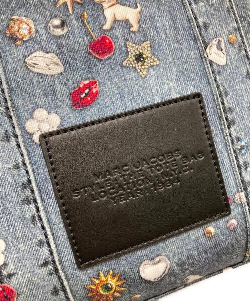 MARC JACOBS（マークジェイコブズ）MARC JACOBS (マークジェイコブズ) TROMPE LOEIL TRINKET CANVAS MEDIUM TOTE BAG　2R5HTT018H02 ロイヤルブルー サイズ:-の古着・服飾アイテム