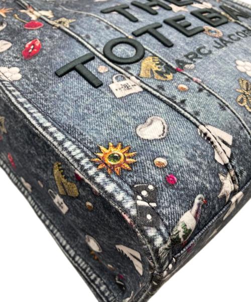 MARC JACOBS（マークジェイコブズ）MARC JACOBS (マークジェイコブズ) TROMPE LOEIL TRINKET CANVAS MEDIUM TOTE BAG　2R5HTT018H02 ロイヤルブルー サイズ:-の古着・服飾アイテム
