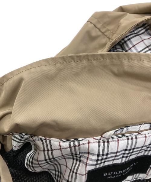 BURBERRY BLACK LABEL（バーバリーブラックレーベル）BURBERRY BLACK LABEL (バーバリーブラックレーベル) フーデッドジャケット　BMP01-200-44 ベージュ サイズ:Lの古着・服飾アイテム
