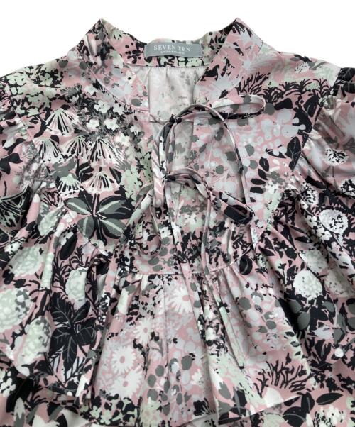 SEVEN TEN by MIHO KAWAHITO（セブン テン バイ ミホ カワヒト）SEVEN TEN by MIHO KAWAHITO (セブン テン バイ ミホ カワヒト) プリントフリルブラウス　7A106 ピンク サイズ:Mの古着・服飾アイテム