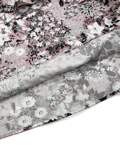 SEVEN TEN by MIHO KAWAHITO（セブン テン バイ ミホ カワヒト）SEVEN TEN by MIHO KAWAHITO (セブン テン バイ ミホ カワヒト) プリントフリルブラウス　7A106 ピンク サイズ:Mの古着・服飾アイテム