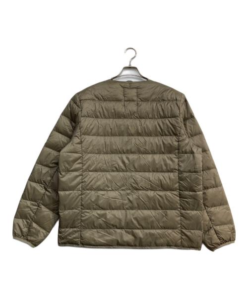 Psycho Bunny（サイコ バニー）Psycho Bunny (サイコ バニー) TAION (タイオン) クルーネックボタン ダウンジャケット カーキ サイズ:XLの古着・服飾アイテム