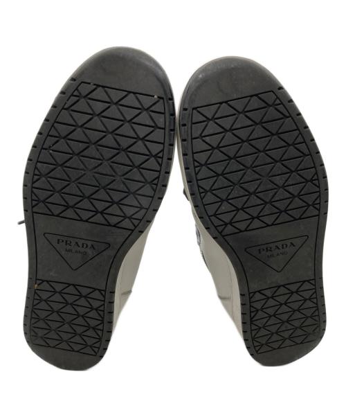 PRADA（プラダ）PRADA (プラダ) トライアングルロゴ レザー ハイカットスニーカー　2TE182 ホワイト×ブラック サイズ:7の古着・服飾アイテム